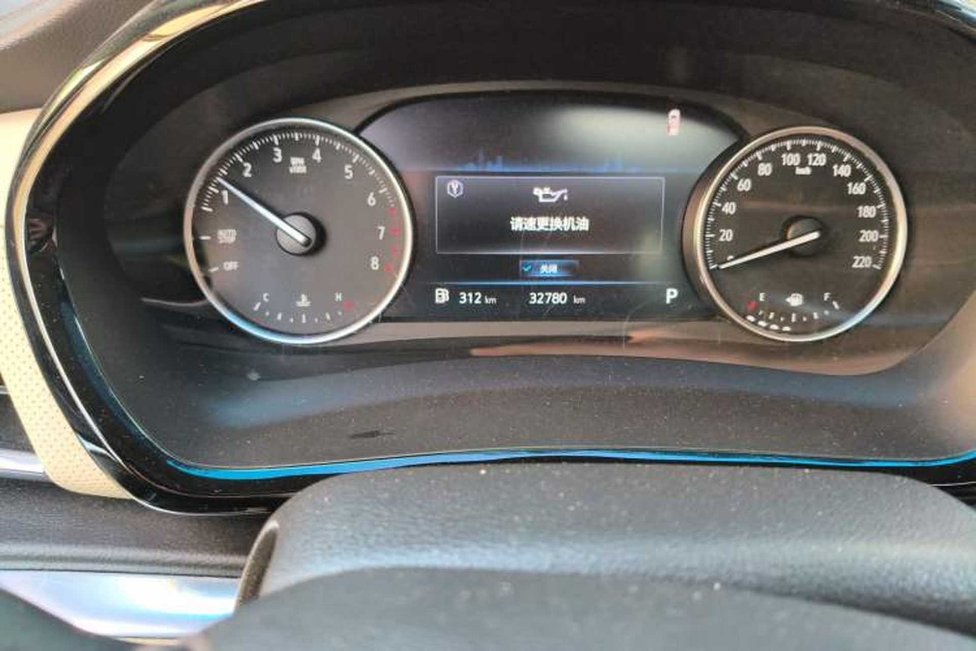 Used Buick GL8 2023 Land Business Class Smart Deluxe Model Odometer Close Up