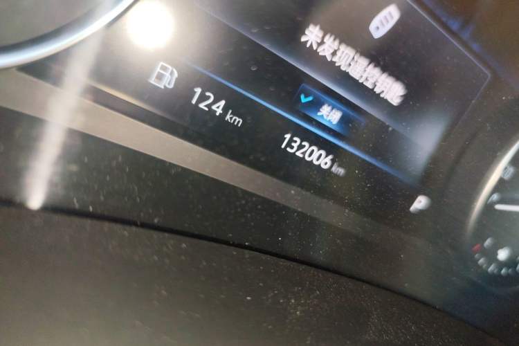 Used Buick GL8 2023 Facelifted Land Cruiser Executive Luxury Version Odometer Close Up