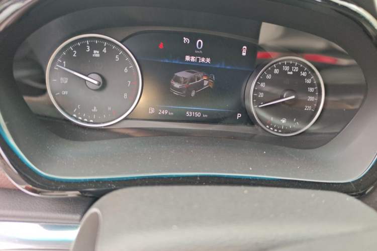 Used Buick GL8 2023 Land Executive Class Smart Enjoyment Model Odometer Close Up