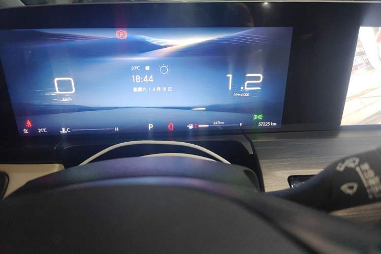 Used Buick GL8 2023 ES Lu Zun Comfort Model Odometer Close Up