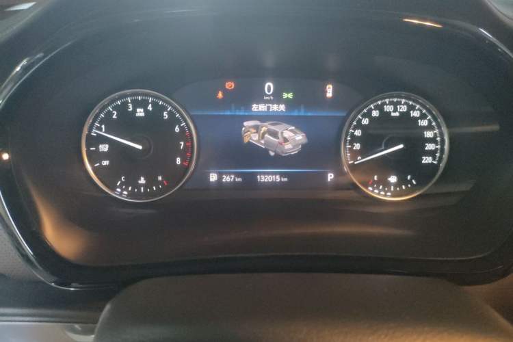 Used Buick GL8 2023 Land Executive Class Smart Enjoyment Model Odometer Close Up