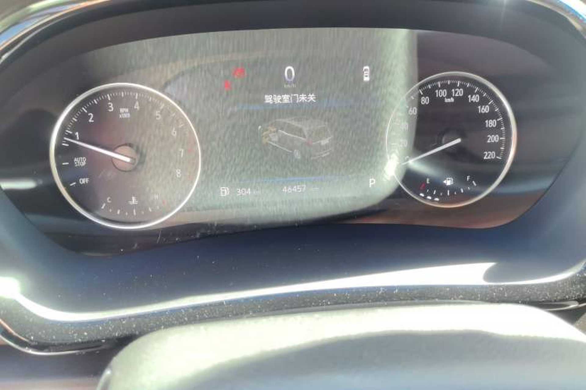 Used Buick GL8 2023 Land Executive Class Smart Enjoyment Model Odometer Close Up