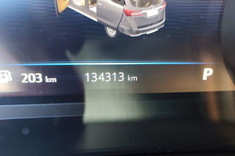 Used Buick GL8 2023 Facelifted Land Cruiser Executive Luxury Version Odometer Close Up