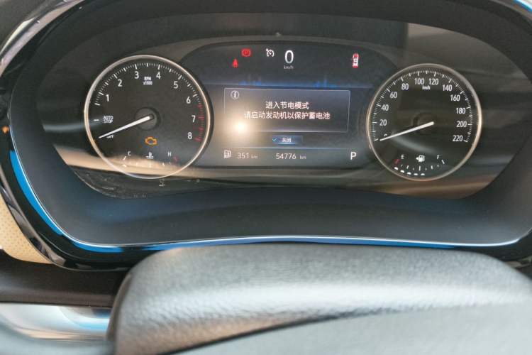 Used Buick GL8 2023 Land Executive Class Deluxe Model Odometer Close Up
