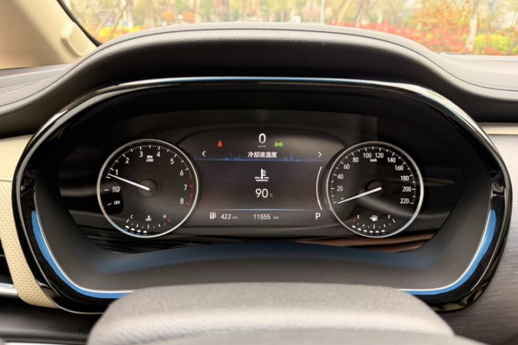 Used Buick GL8 2023 Facelifted Land Cruiser Executive Luxury Version Odometer Close Up