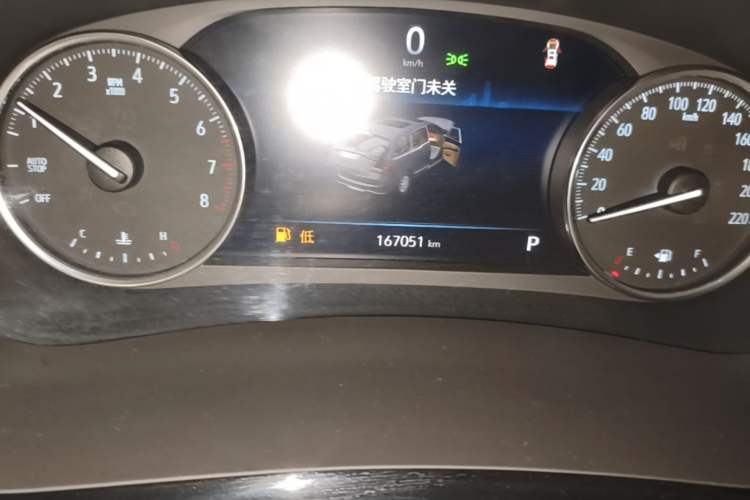 Used Buick GL8 2023 Land Executive Class 652T Luxury Model Odometer Close Up