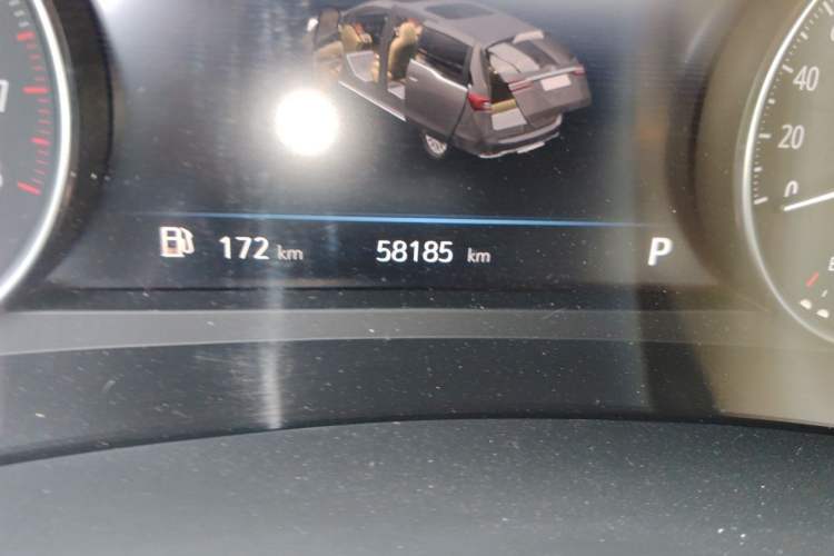 Used Buick GL8 2023 Facelifted Land Cruiser Executive Luxury Version Odometer Close Up