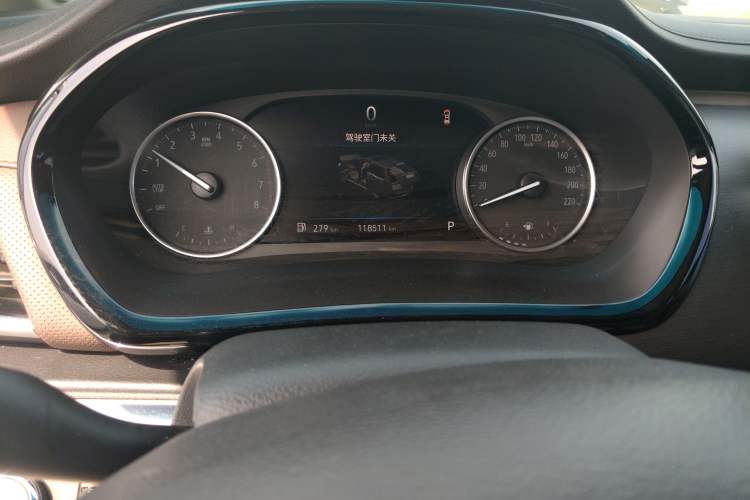 Used Buick GL8 2023 Land Executive Class Smart Enjoyment Model Odometer Close Up