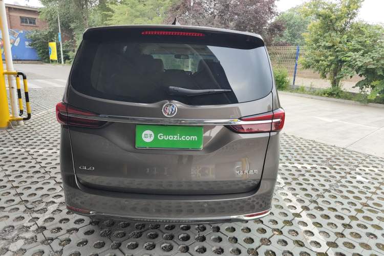 Used Buick GL8 2023 Facelifted Land Cruiser Executive Luxury Version Rear