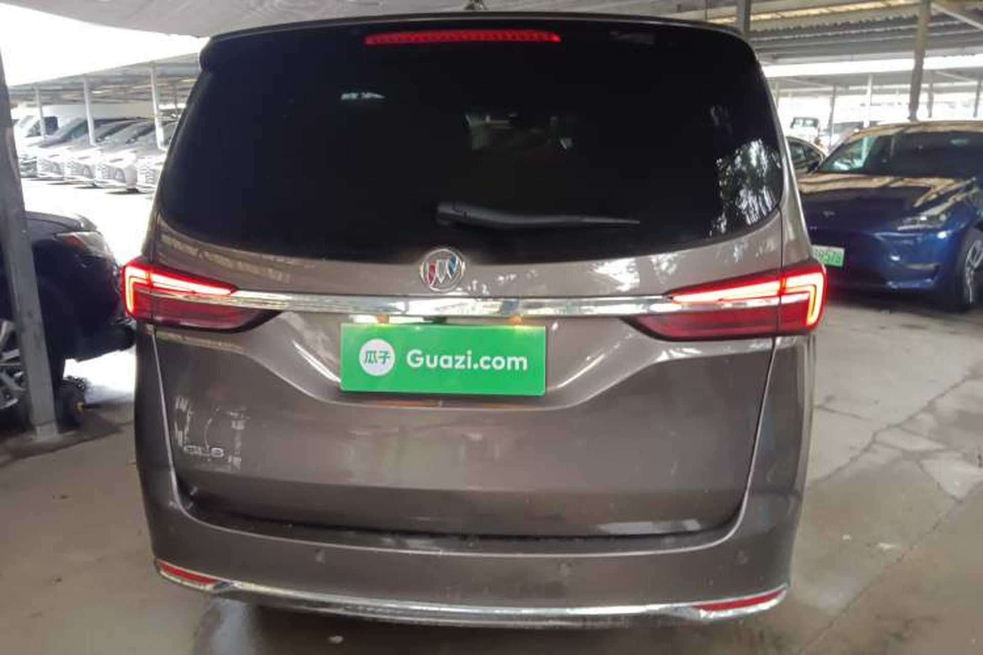 Used Buick GL8 2023 Facelifted Land Cruiser Executive Luxury Version Rear