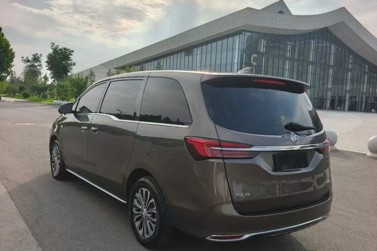 Used Buick GL8 2023 Facelifted Land Cruiser Executive Luxury Version Rear Left 45 Deg