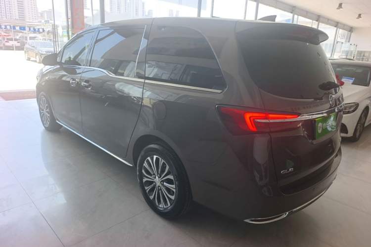 Used Buick GL8 2023 Facelifted Land Cruiser Executive Luxury Version Rear Left 45 Deg