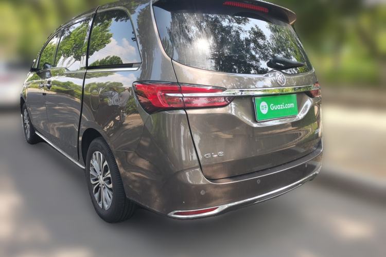 Used Buick GL8 2023 Facelifted Land Cruiser Executive Luxury Version Rear Left 45 Deg