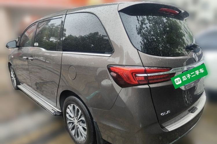 Used Buick GL8 2023 Facelifted Land Cruiser Executive Luxury Version Rear Left 45 Deg