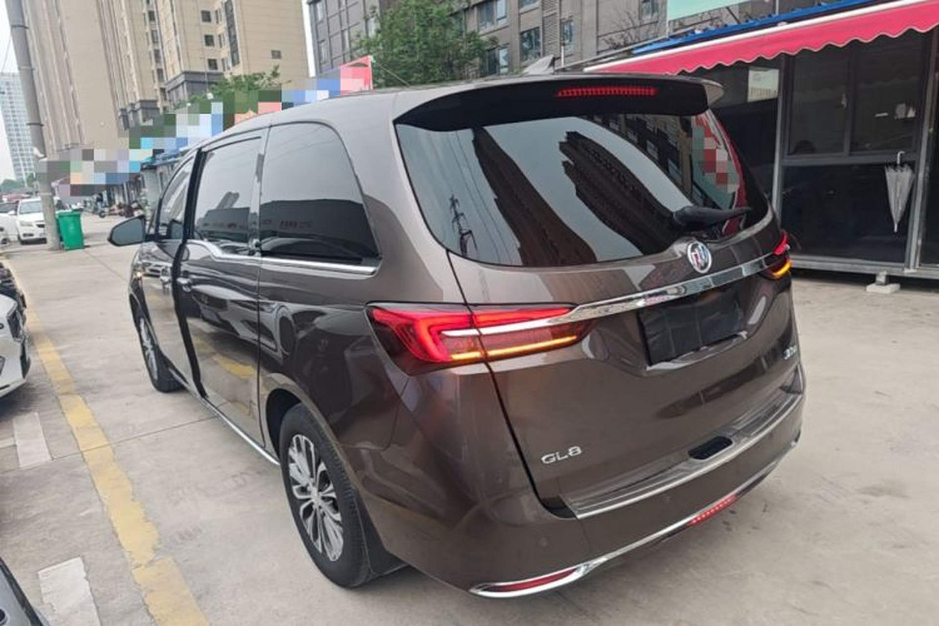 Used Buick GL8 2023 Facelifted Land Cruiser Executive Luxury Version Rear Left 45 Deg