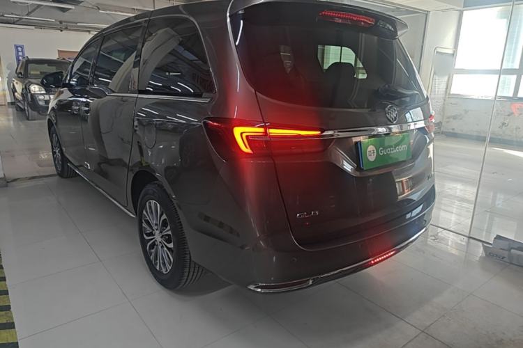 Used Buick GL8 2023 Facelifted Land Cruiser Executive Luxury Version Rear Left 45 Deg