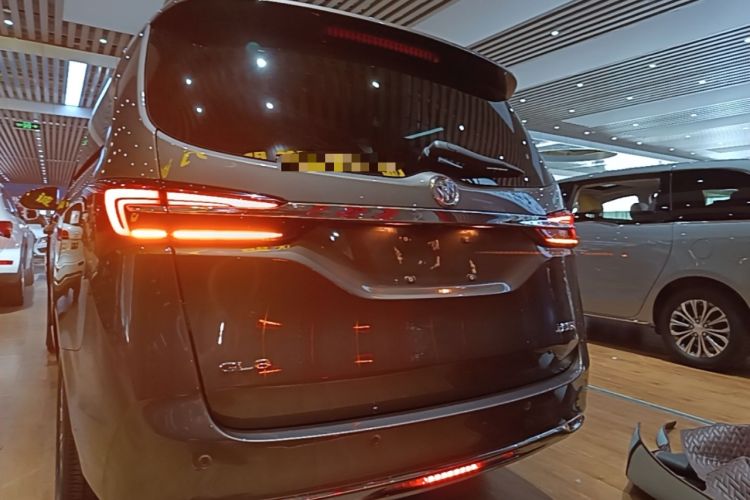 Used Buick GL8 2023 Facelifted Land Cruiser Executive Luxury Version Rear