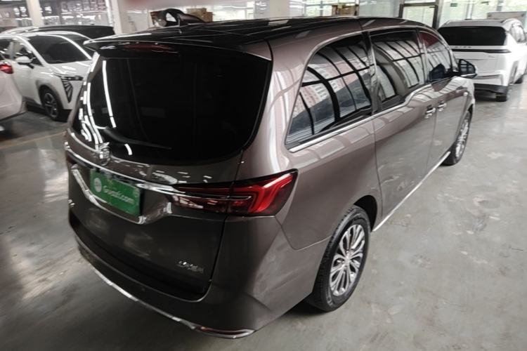 Used Buick GL8 2023 Land Executive Class 652T Luxury Model Rear Right 45 Deg