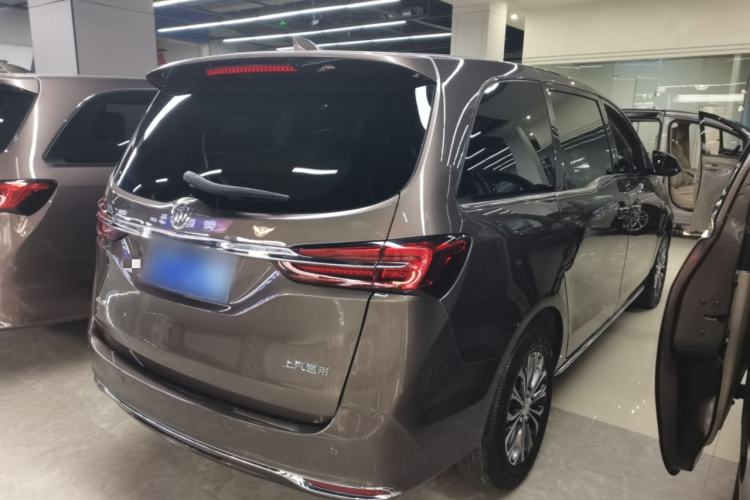 Used Buick GL8 2023 Facelifted Land Cruiser Executive Luxury Version Rear Right 45 Deg