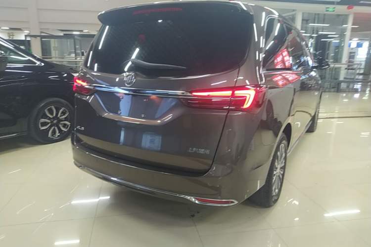 Used Buick GL8 2023 Land Executive Class Smart Enjoyment Model Rear Right 45 Deg