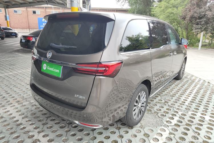 Used Buick GL8 2023 Facelifted Land Cruiser Executive Luxury Version Rear Right 45 Deg