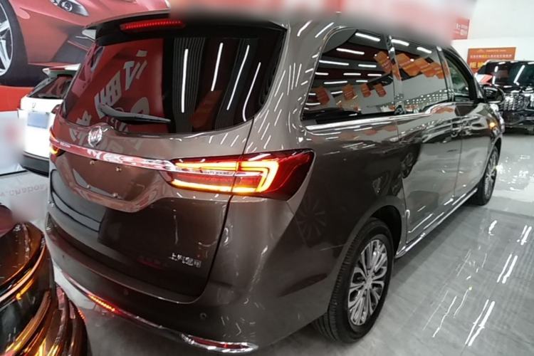 Used Buick GL8 2023 Facelifted Land Cruiser Executive Luxury Version Rear Right 45 Deg