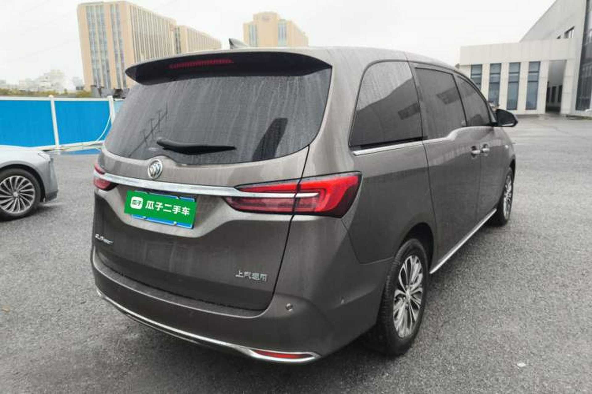 Used Buick GL8 2023 Land Executive Class Deluxe Model Rear Right 45 Deg