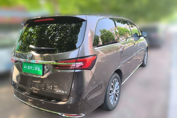 Used Buick GL8 2023 Facelifted Land Cruiser Executive Luxury Version Rear Right 45 Deg