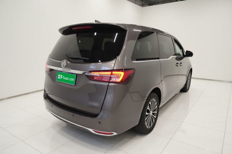 Used Buick GL8 2023 Facelifted Land Cruiser Executive Luxury Version Rear Right 45 Deg