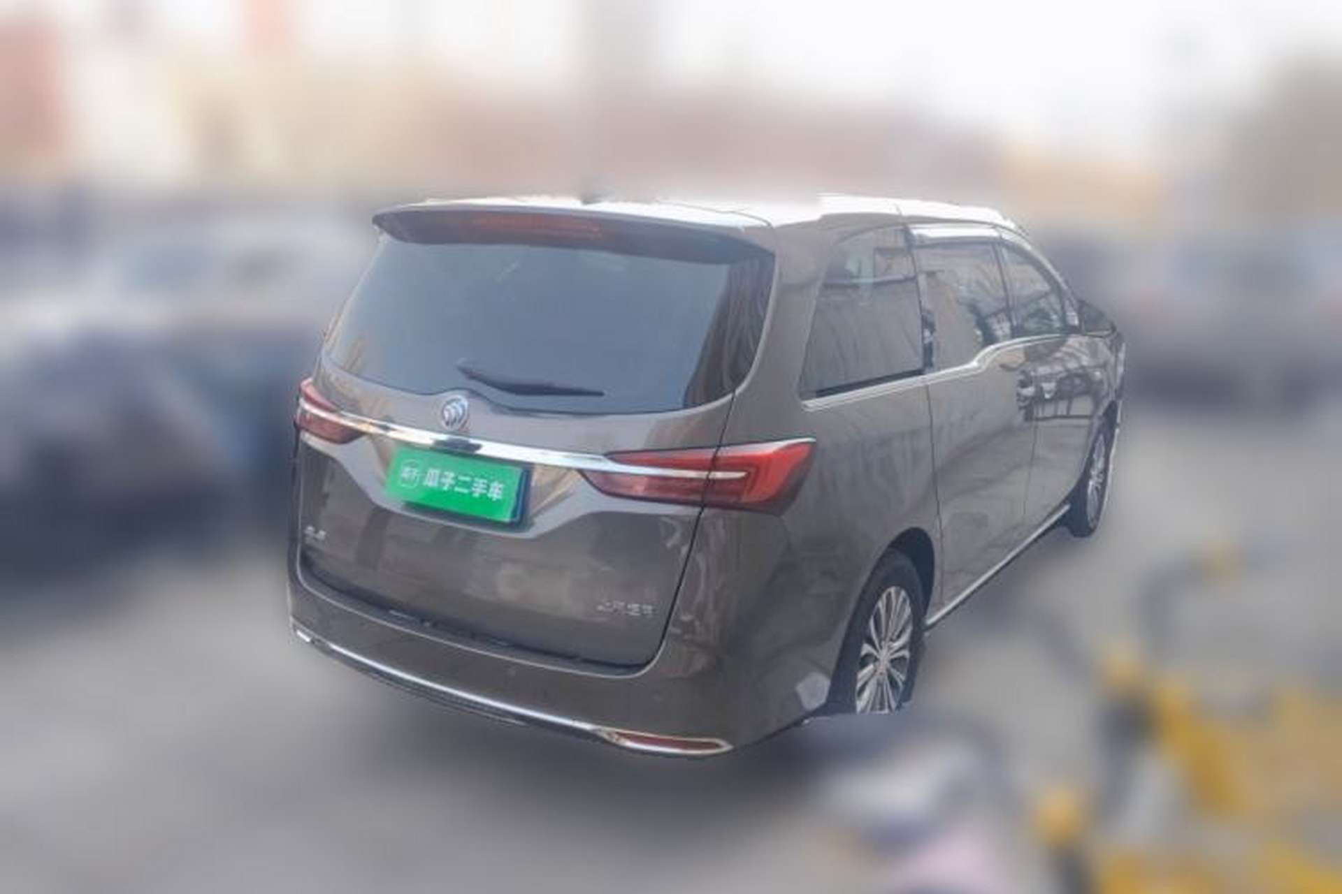 Used Buick GL8 2023 Facelifted Land Cruiser Executive Luxury Version Rear Right 45 Deg