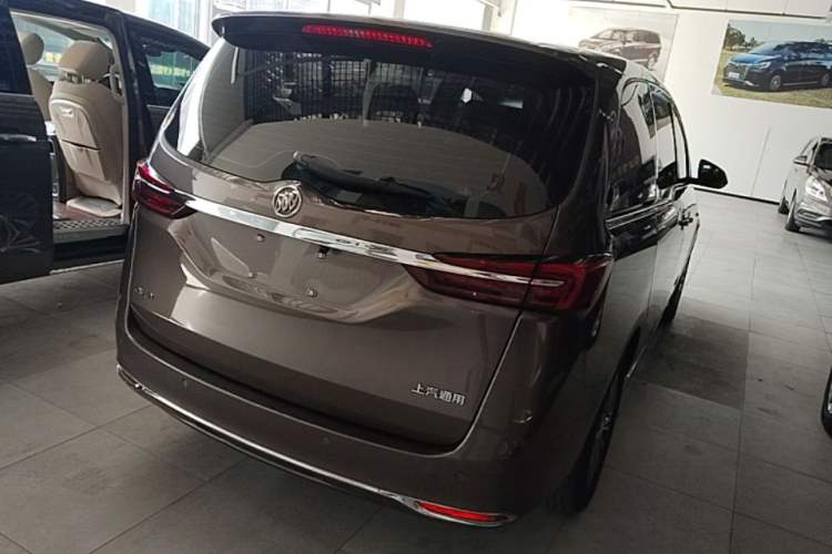 Used Buick GL8 2023 Land Executive Class Comfort Model Rear Right 45 Deg
