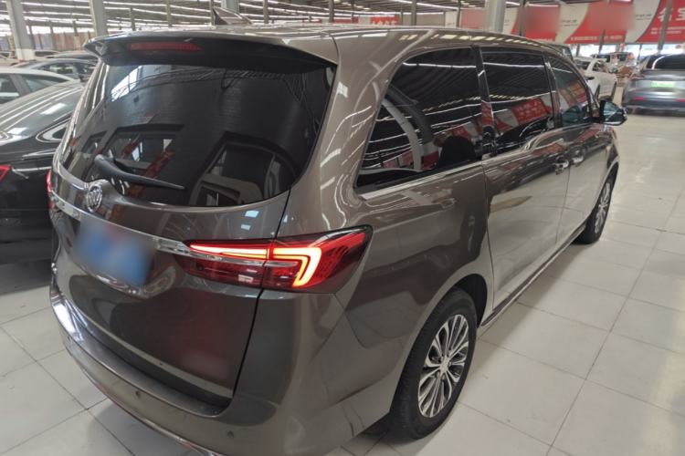 Used Buick GL8 2023 Facelifted Land Cruiser Executive Luxury Version Rear Right 45 Deg