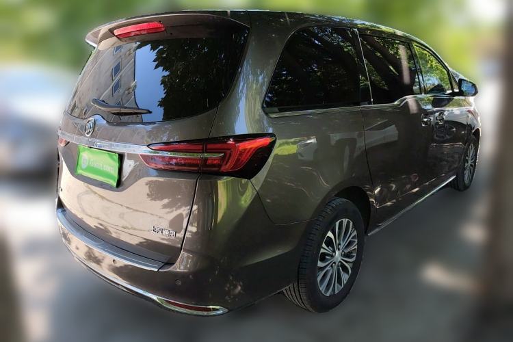 Used Buick GL8 2023 Facelifted Land Cruiser Executive Luxury Version Rear Right 45 Deg