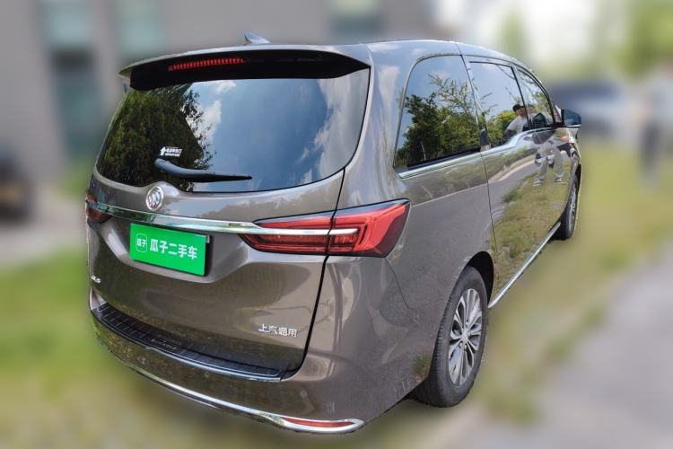 Used Buick GL8 2023 Facelifted Land Cruiser Executive Luxury Version Rear Right 45 Deg