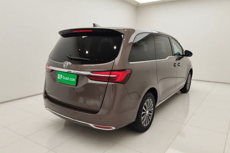 Used Buick GL8 2023 Facelifted Land Cruiser Executive Luxury Version Rear Right 45 Deg