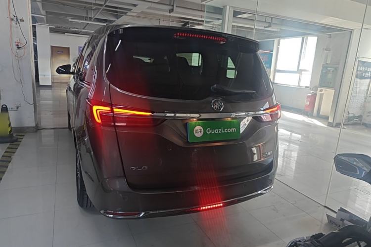 Used Buick GL8 2023 Facelifted Land Cruiser Executive Luxury Version Rear