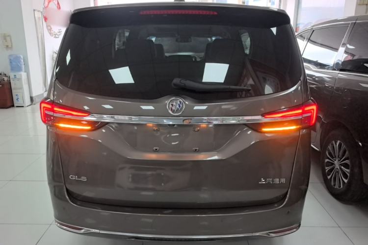 Used Buick GL8 2023 Facelifted Land Cruiser Executive Luxury Version Rear