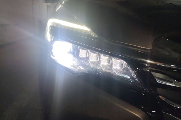 Used Buick GL8 2023 Land Executive Class Comfort Model Right Front Headlight