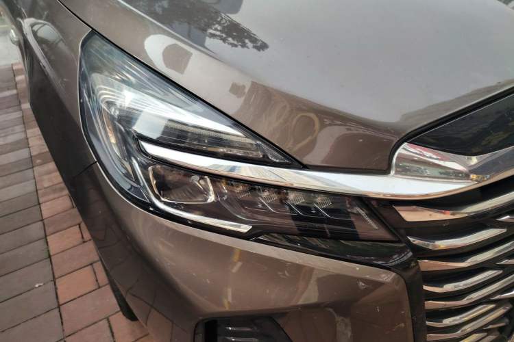 Used Buick GL8 2023 Land Executive Class Comfort Model Right Front Headlight