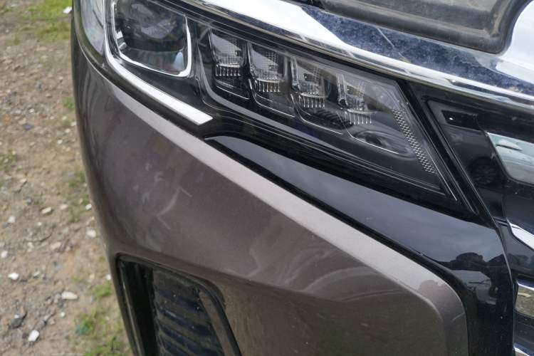 Used Buick GL8 2023 Land Executive Class 652T Luxury Model Right Front Headlight