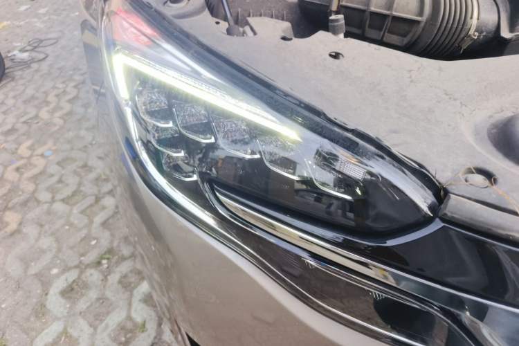 Used Buick GL8 2023 ES Lu Zun Deluxe and Yue Edition Right Front Headlight