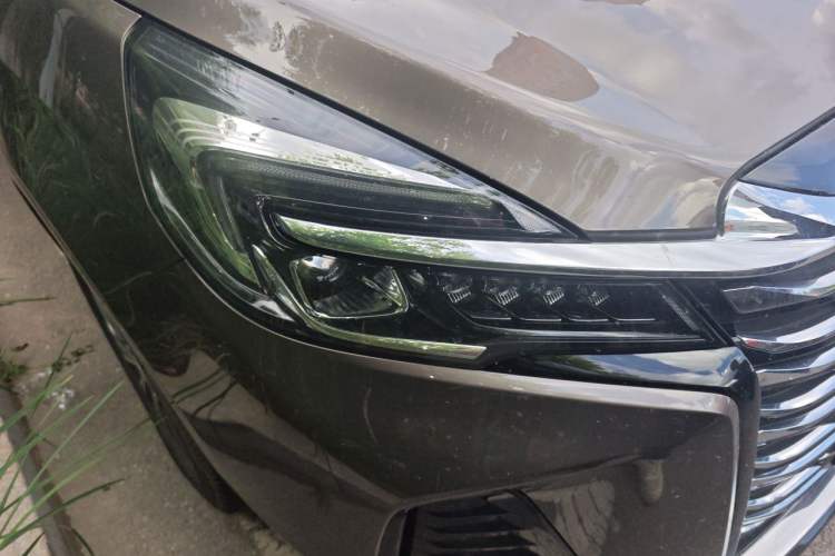 Used Buick GL8 2023 Facelifted Land Cruiser Executive Luxury Version Right Front Headlight