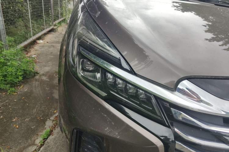Used Buick GL8 2023 Land Executive Class Smart Enjoyment Model Right Front Headlight