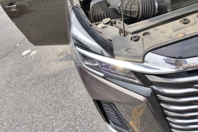 Used Buick GL8 2023 Land Executive Class Smart Enjoyment Model Right Front Headlight