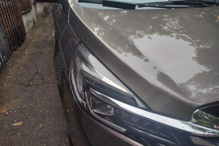 Used Buick GL8 2023 Facelifted Land Cruiser Executive Luxury Version Right Front Headlight