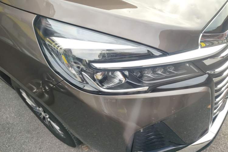 Used Buick GL8 2023 Land Executive Class Comfort Model Right Front Headlight