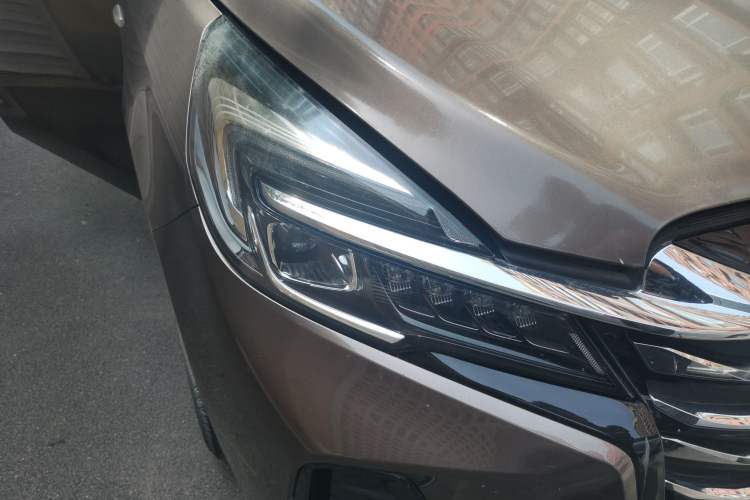 Used Buick GL8 2023 Land Executive Class Smart Enjoyment Model Right Front Headlight