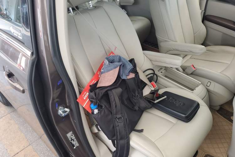 Used Buick GL8 2023 Land Executive Class Comfort Model Right Front Seat