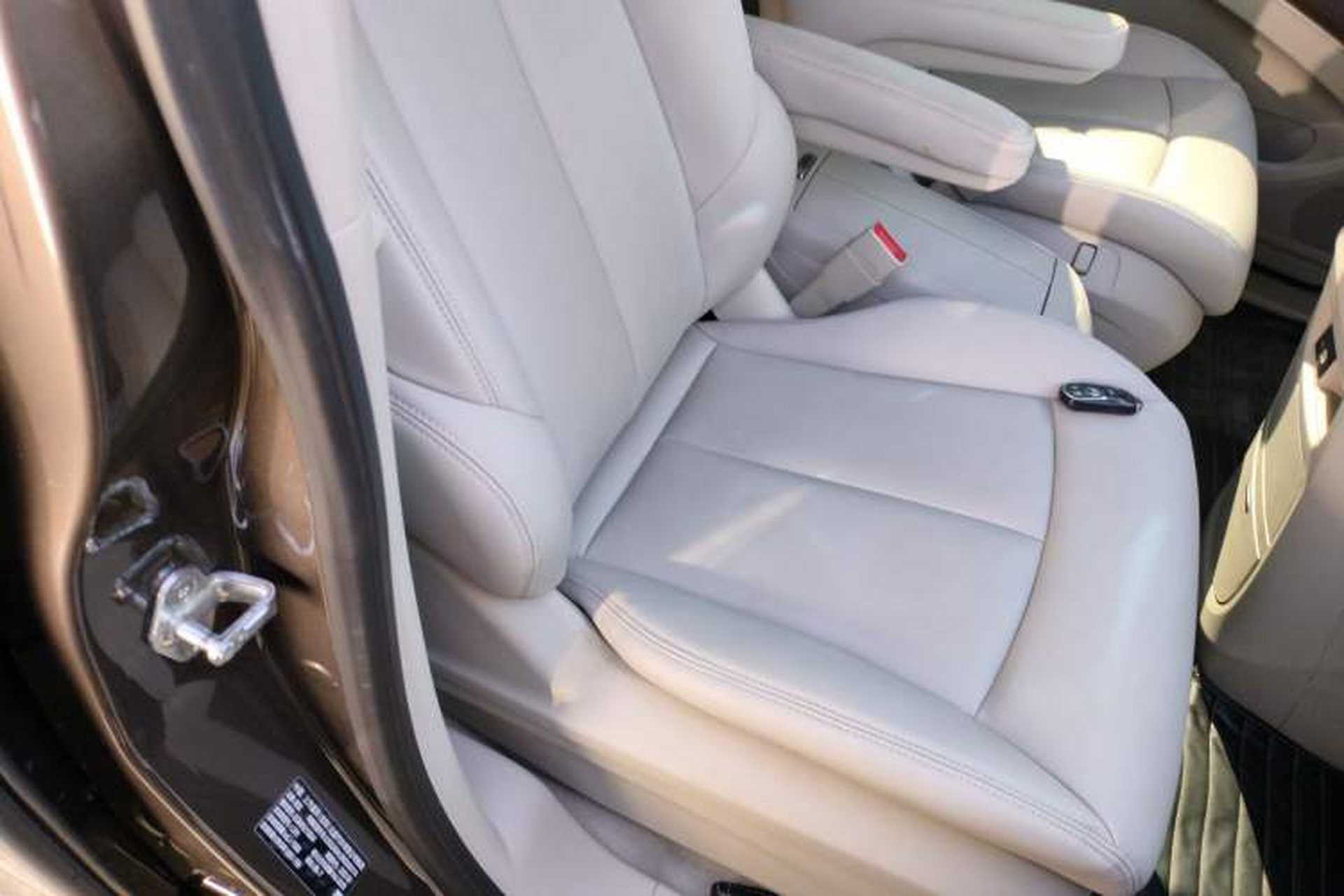 Used Buick GL8 2023 Land Executive Class Smart Enjoyment Model Right Front Seat