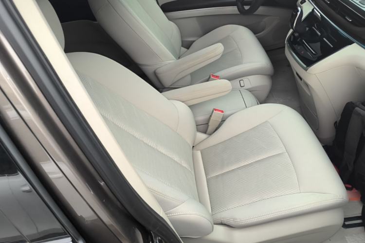 Used Buick GL8 2023 Land Executive Class Comfort Model Right Front Seat